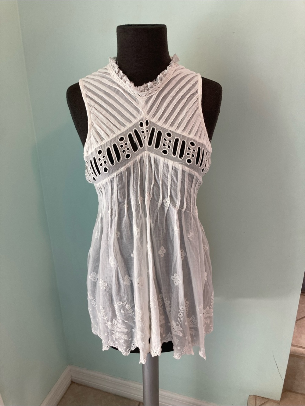 Free People White Lace Trim Sleeveless Women's Top